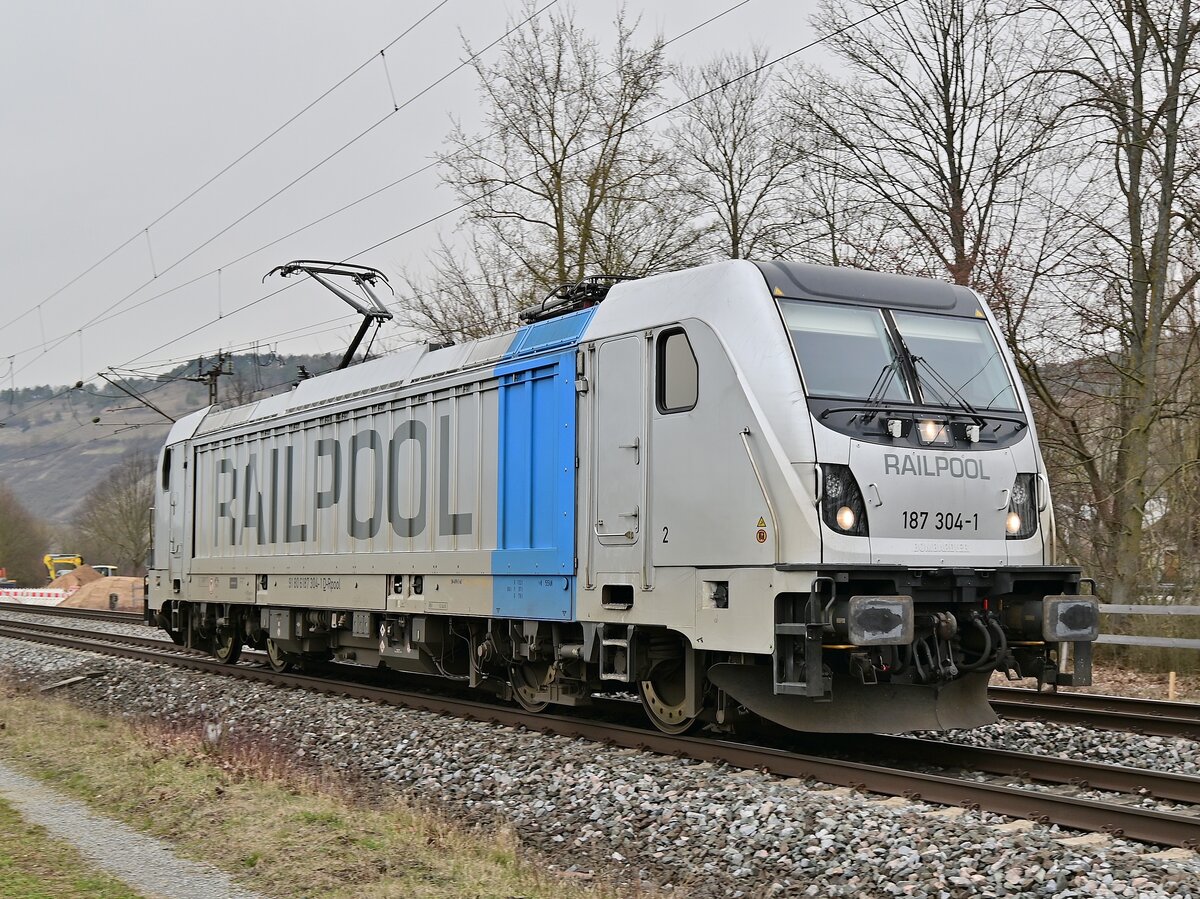 LZ kommt 187 304 bei Thüngersheim am 15.3.2022 gen Würzburg gefahren.