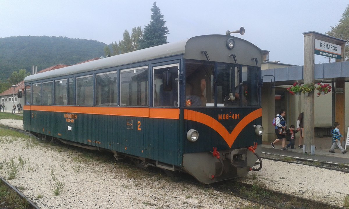 M 06-401 wartet am 17.09.2016 in Kismaros auf seinen nächsten Einsatz.