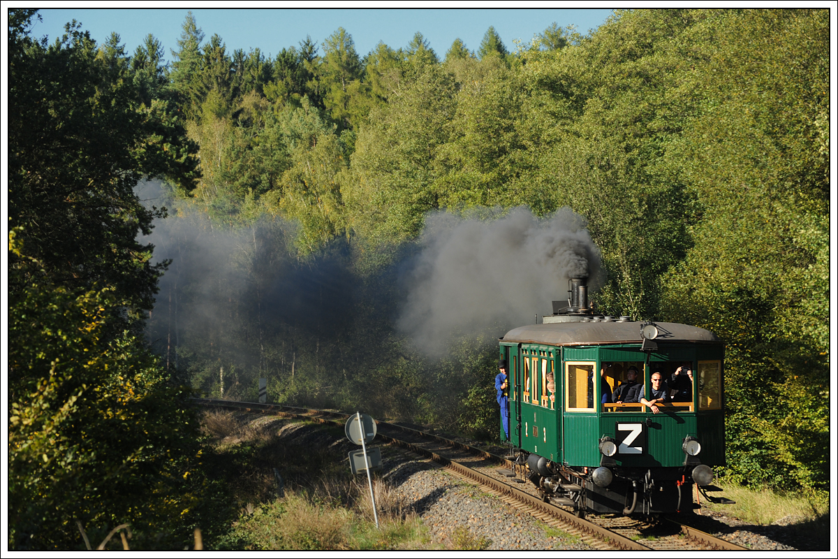 M 124.001  Komárek  (BJ 1904) am 21.9.2019 bei einer Pendelfahrt zw. Lužná u Rakovníka und Řevničov als 11113 rund 2 Kilometer nach Lužná aufgenommen.