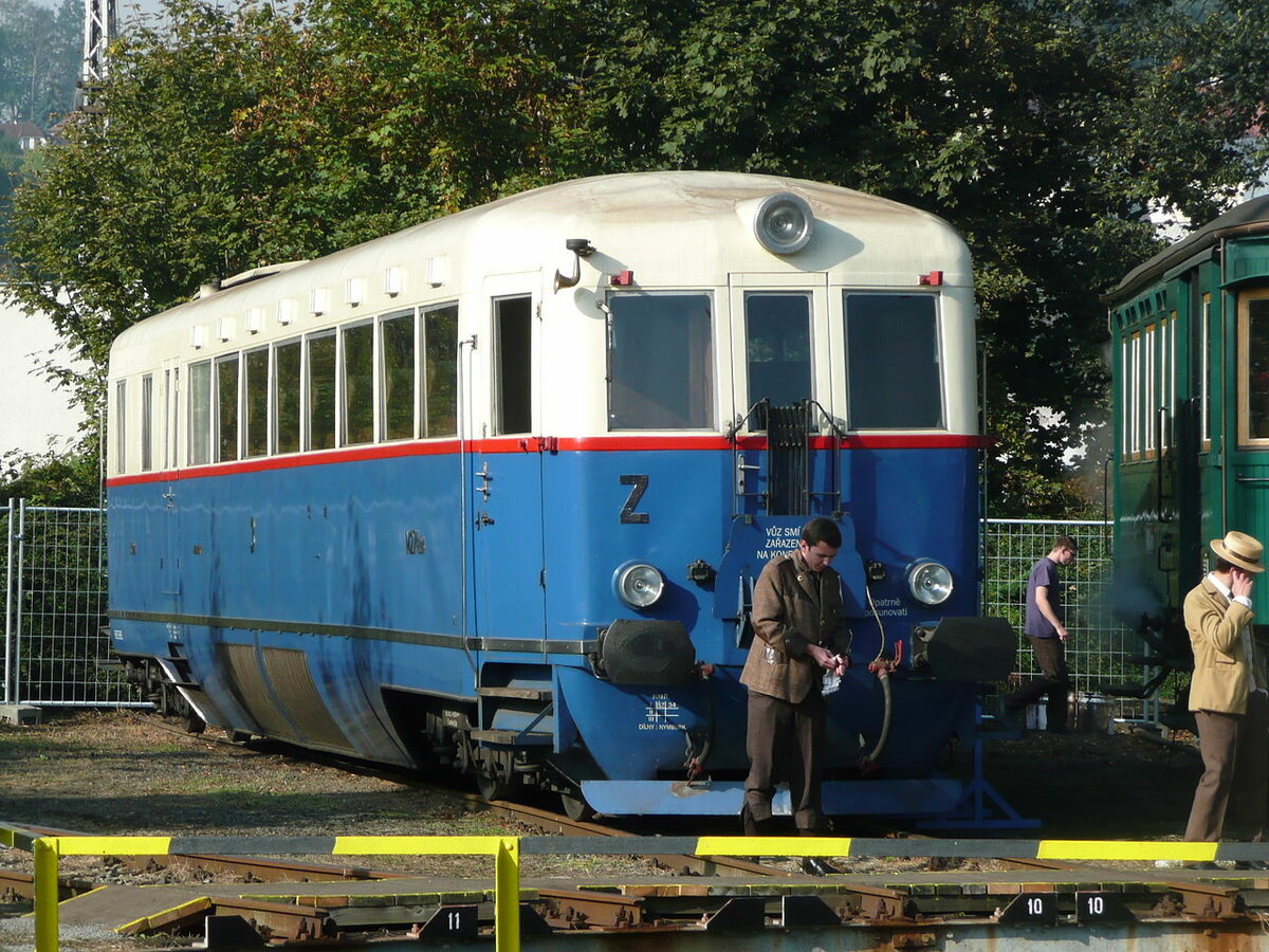 M 274.004 auf einer Fahrzeugausstellung in Děčín, fotografiert am 14.09.2011