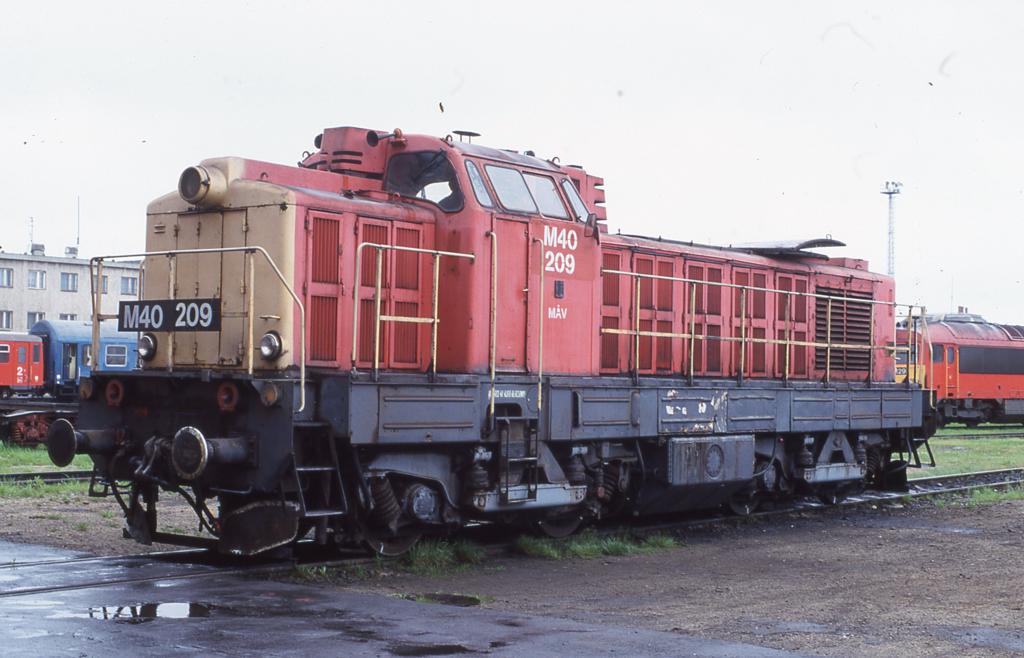M 40209 im Depot Szombathely am 14.5.1988.