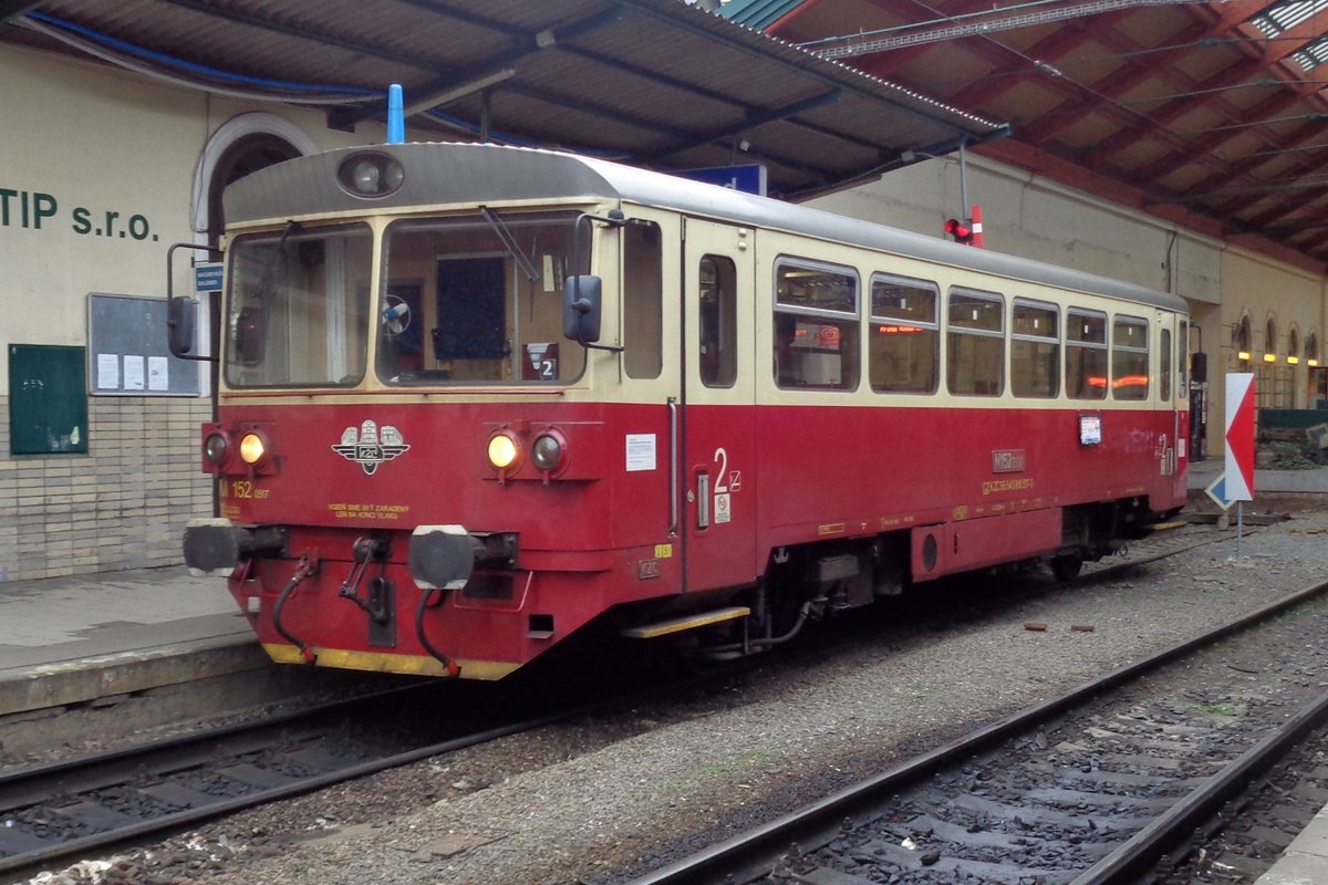 M152 0517 steht am 5 April 2018 in Praha-Masarykovo.