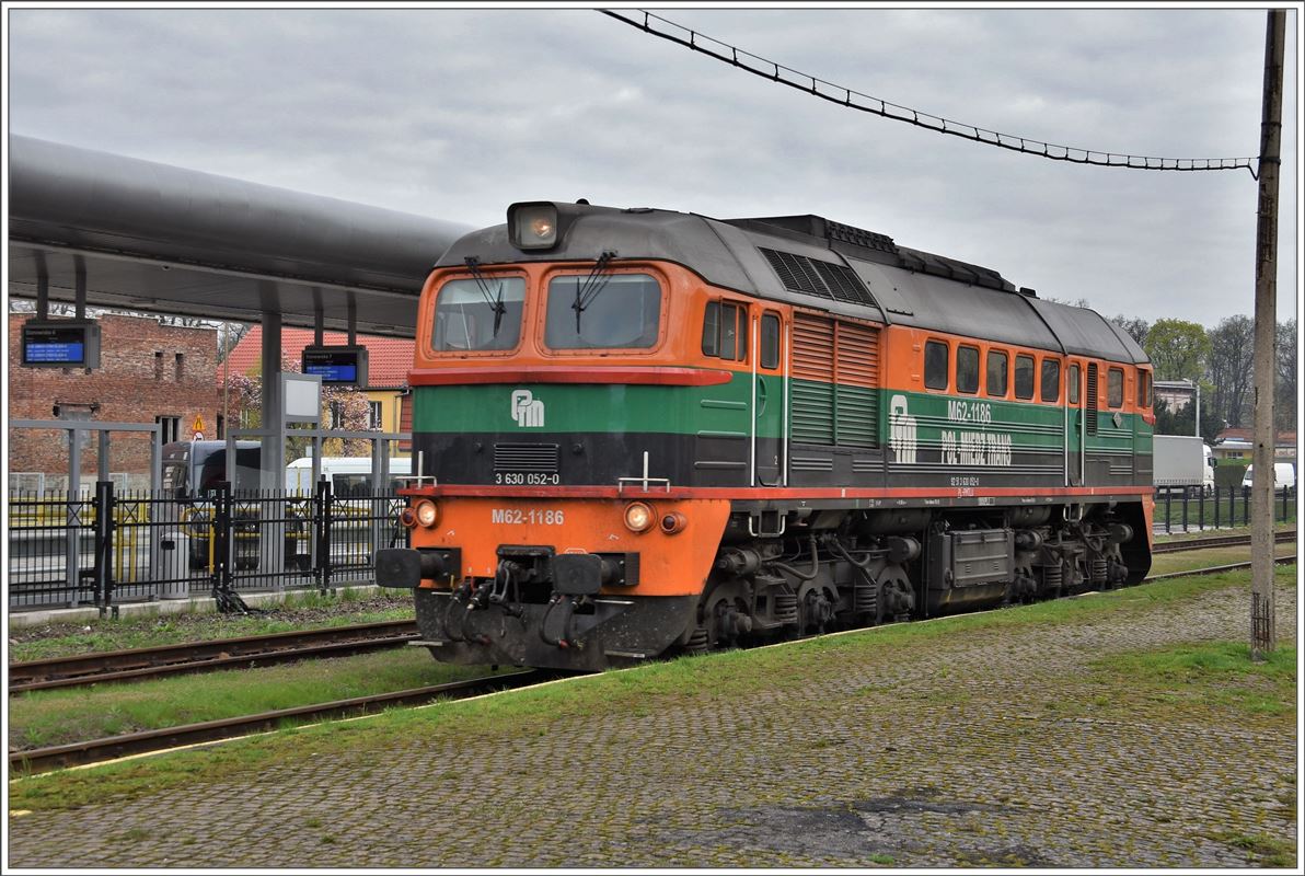 M62 1186  3 630 052-0 in Swidnica Miasto. (09.04.2017)