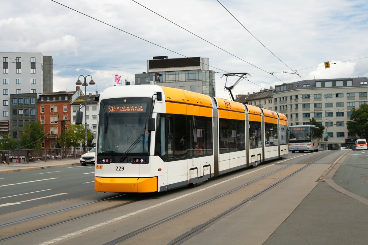 Mainzer Mobilität Stadler Variobahn 229 am 10.08.21 in Mainz Hbf