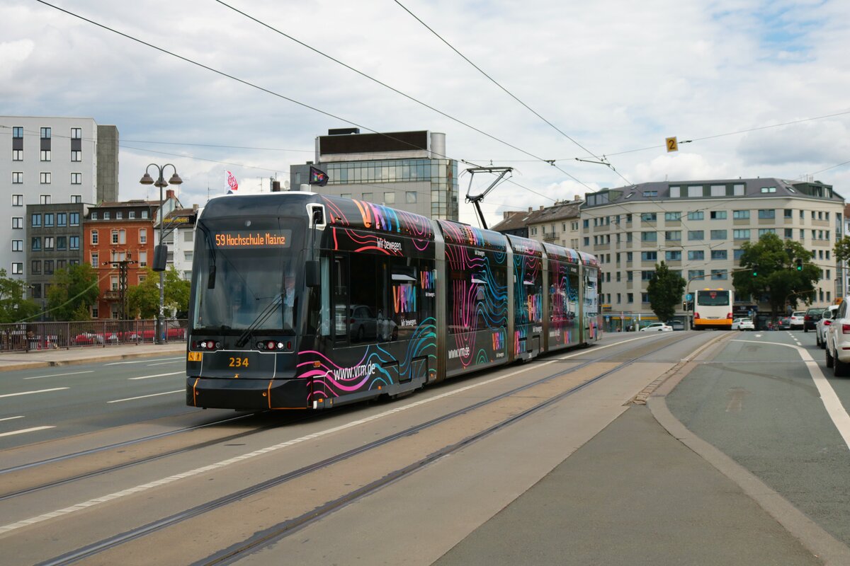 Mainzer Mobilität Stadler Variobahn 234 am 10.08.21 in Mainz Hbf