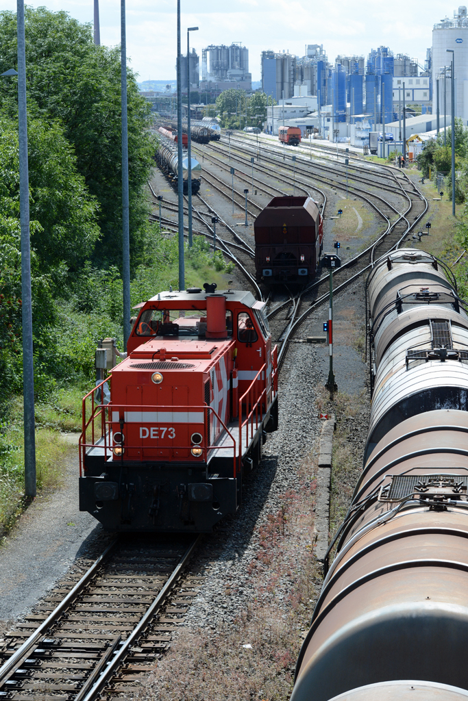 MaK DE 1002 der HGK Nr. DE73 bei Rangierarbeit in Wesseling - 31.07.2014