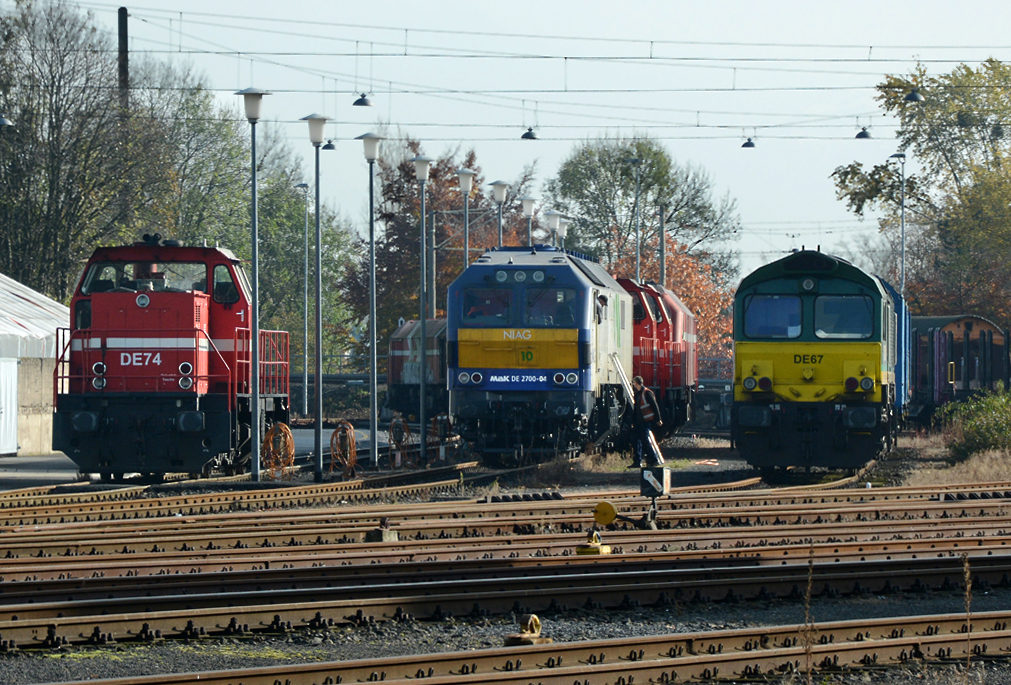 MaK DE 1002, MaK DE 2700-04 und Class 66 bei der HGK in Brühl-Vochem - 13.11.2014