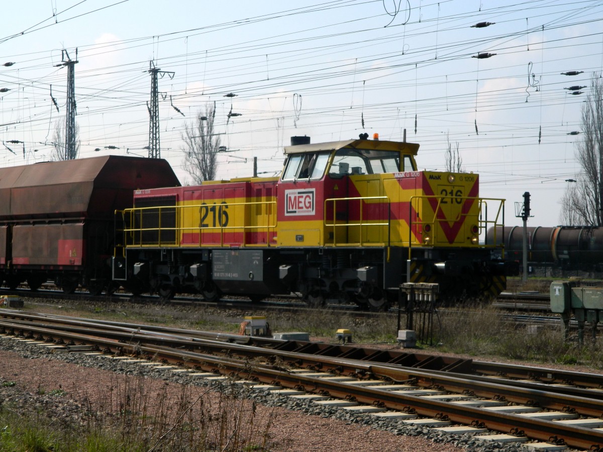 MaK G 1206 MEG 216 am 26.03.2014 mit einem Kohlezug in Großkorbetha.