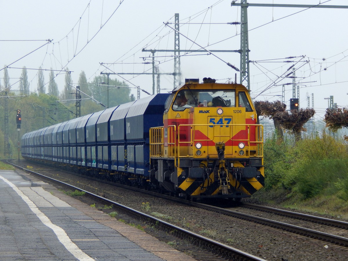 Mak G1206 Lok 547 von ThyssenKrupp kam am 25.4.15 durch Duisburg Wedau gefahren.

Wedau 25.04.2015