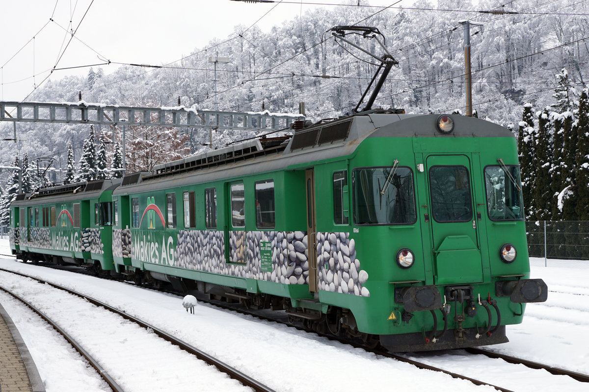 MAKIES Lokzug 38020L Samstagern - Gettnau mit BDe 576 056-6  ELISI  und 576 057-4  JEANETTE  bei einem Zwischenhalt in Wolhusen am 7. Februar 2019.
Foto: Walter Ruetsch 