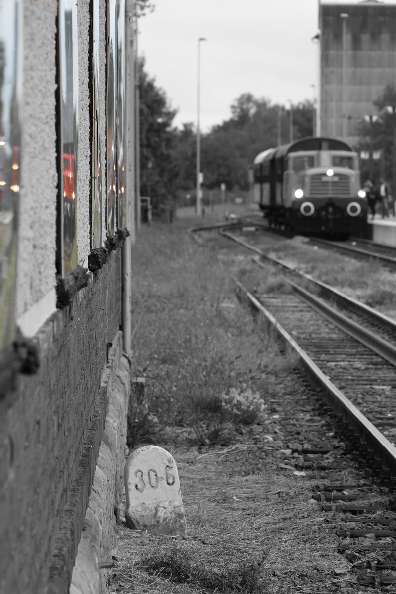 Man fühlt sich in alte Zeiten zurückversetzt wenn über das Gelände des Bahnhof Bad Radkersburg blickt. 

Leider ist das Heiz-haus nicht mehr an die Gleise angebunden. 

Die Interessengemeinschaft Neue Radkersburger Bahn veranstaltete am 16.Septmeber einmal mehr eine gelungene Sonderfahrt . 
Diesmal kam 2062.38 vor den 3 Wagen Zug. 
