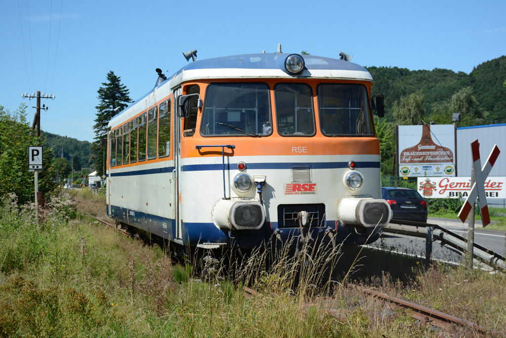 MAN VT-9 (BR 0302) der Oleftalbahn (RSE) bei Gemünd in der Eifel - 07.08.2016