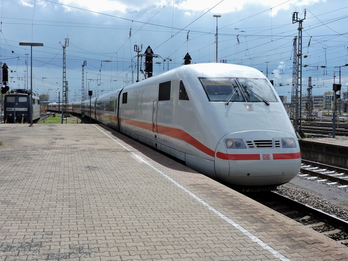 Mannheim Hbf. Einfahrt ICE 578 nach Hamburg-Altona. Datum: 18.04.2017