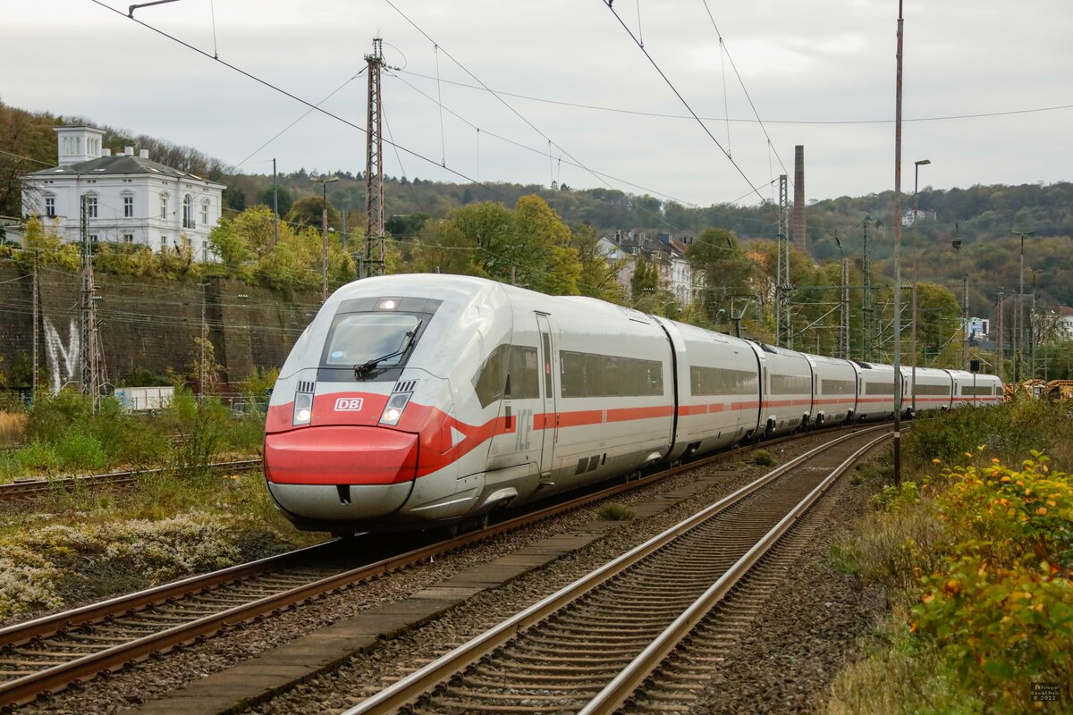 Masken-ICE 412 213 DB in Wuppertal, Oktober 2022.