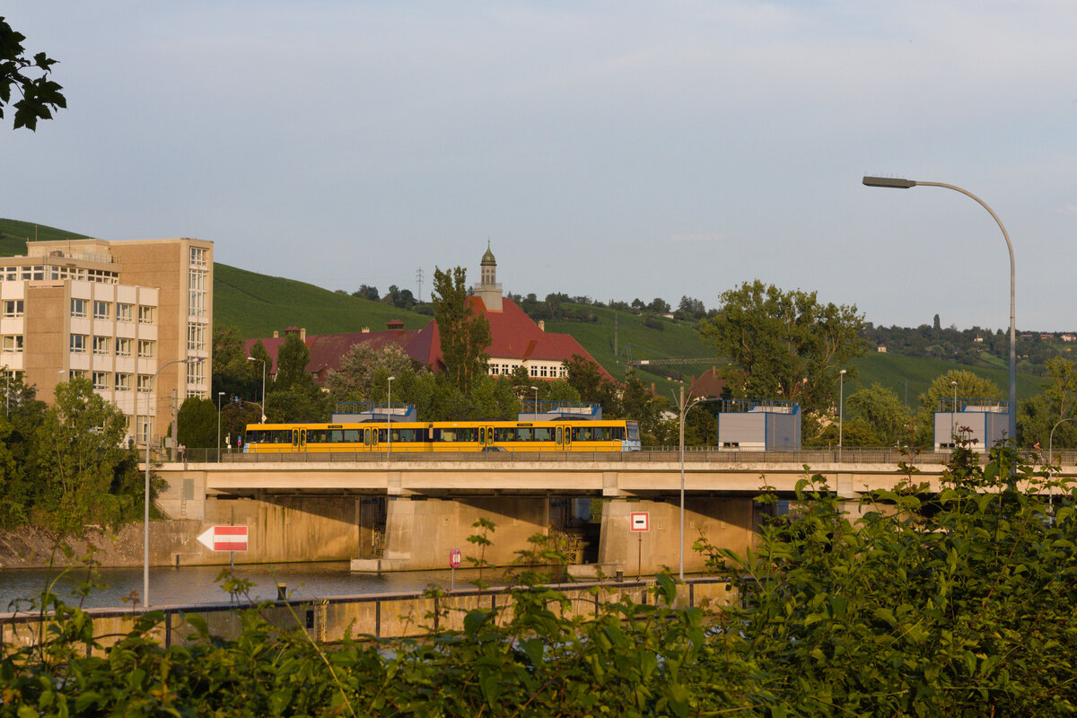 Maskierter DT8 als U13 Feuerbach-Hedelfingen am 12.08.2021 an der Neckarschleuse Untertürkheim. 