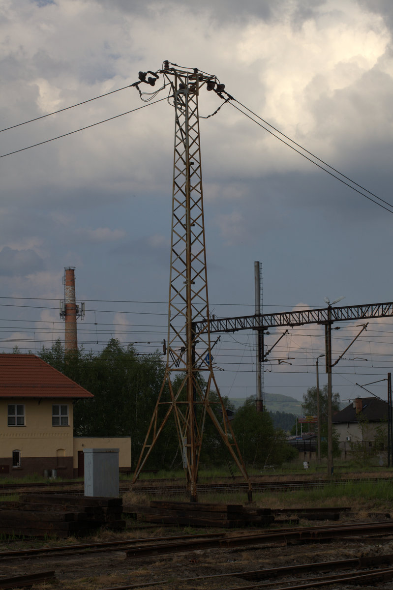 Mast einer Speiseleitung in Jelenia Gora. 20.05.2016 18:09 Uhr