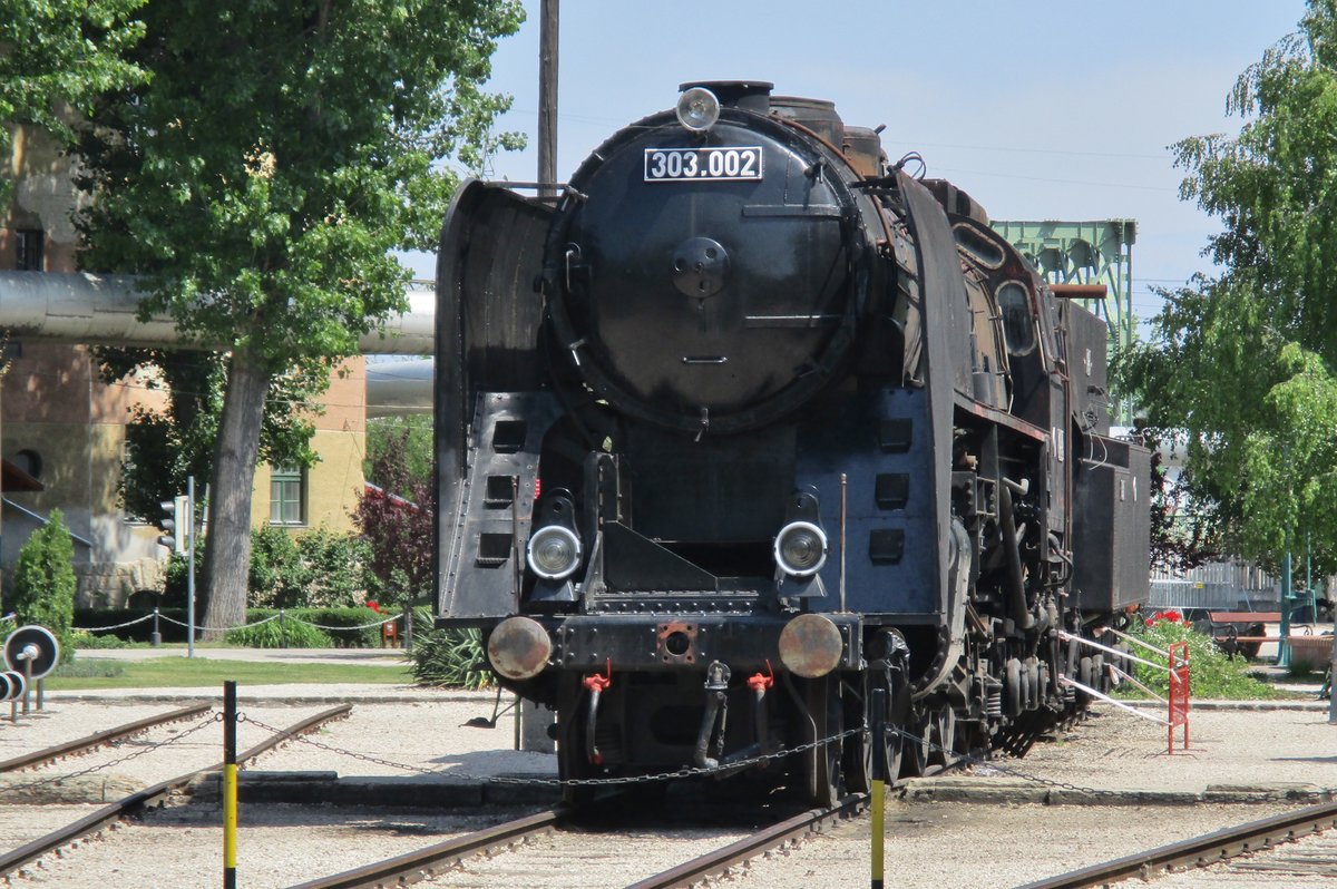MAV 303-002 steht am 12 Mai 2018 ins Eisenbahnmuseum von Budapest.