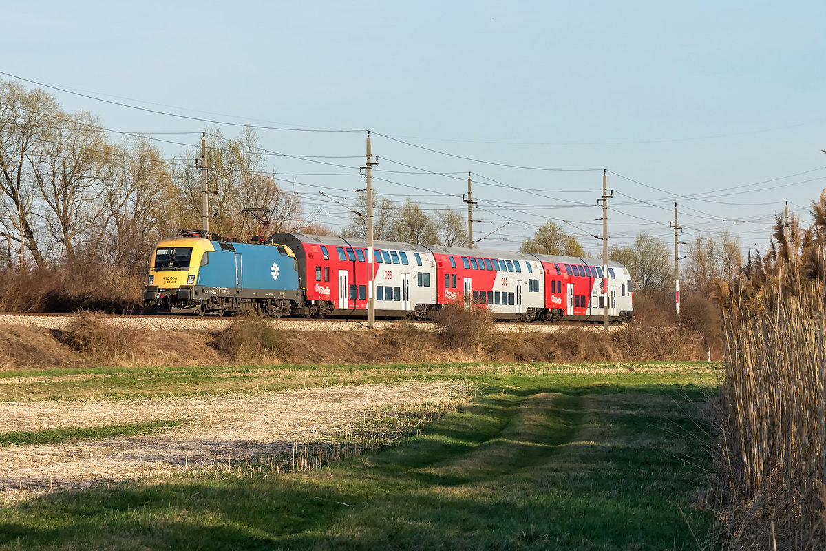 MAV 470 008 mit dem REX 2118 nach České Velenice, am 21.03.2019 kurz vor Absdorf-Hippersdorf.