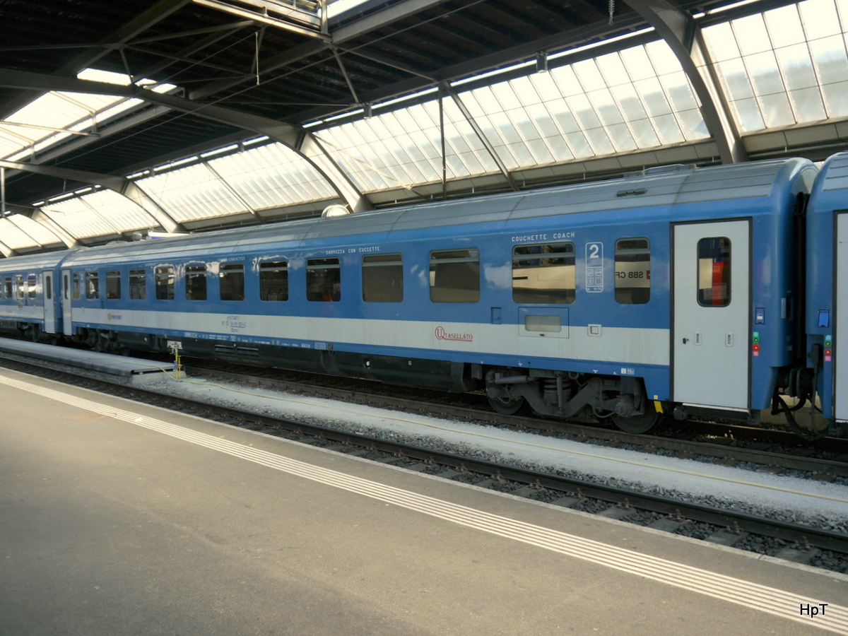 MAV - Personenwagen Bcmz  61 55 50-91 107-2 in HB Zürich am 24.05.2018