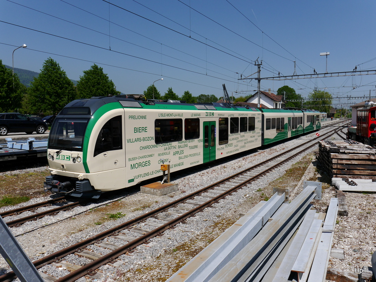 MBC (BAM ) - Triebwagen Be 4/4 37 und B und Be 4/4 abgestellt als Reserve im Bahnhof von Bière am 06.05.2018