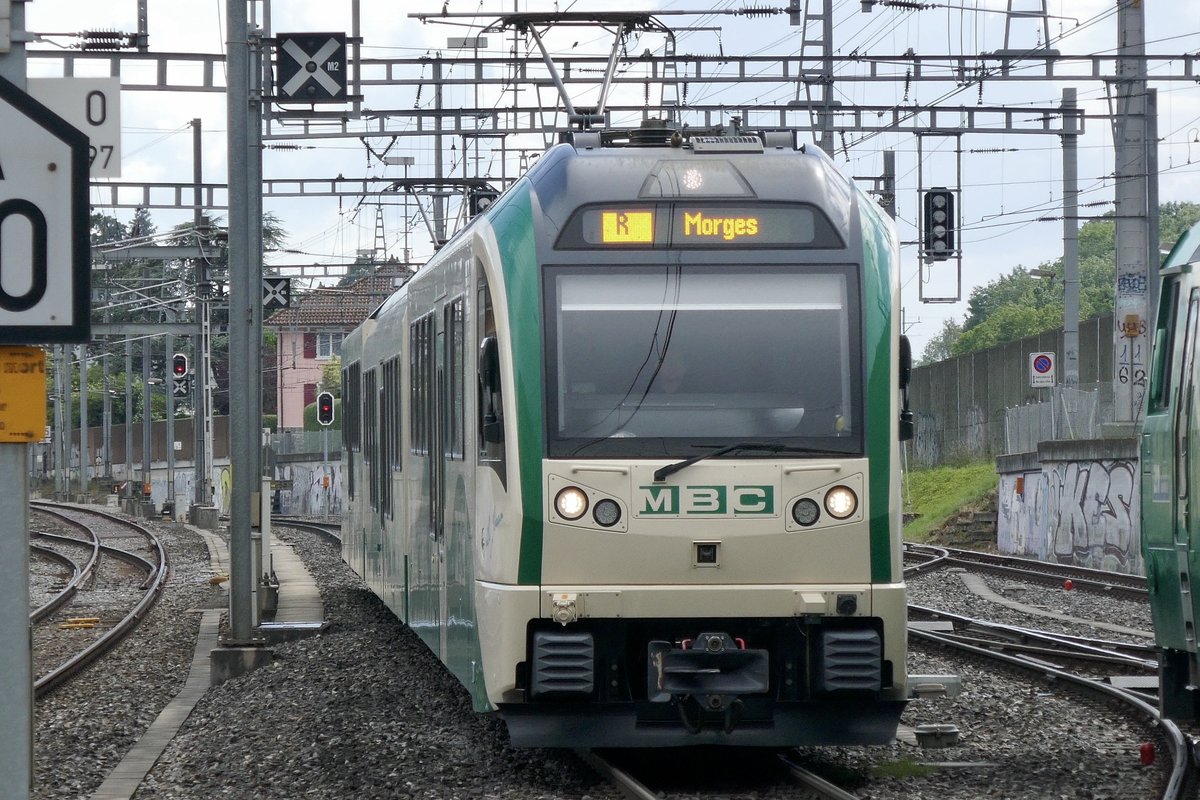 MBC Be 4/4 32 am 3.6.20 bei der Einfahrt in den Bahnhof Morges