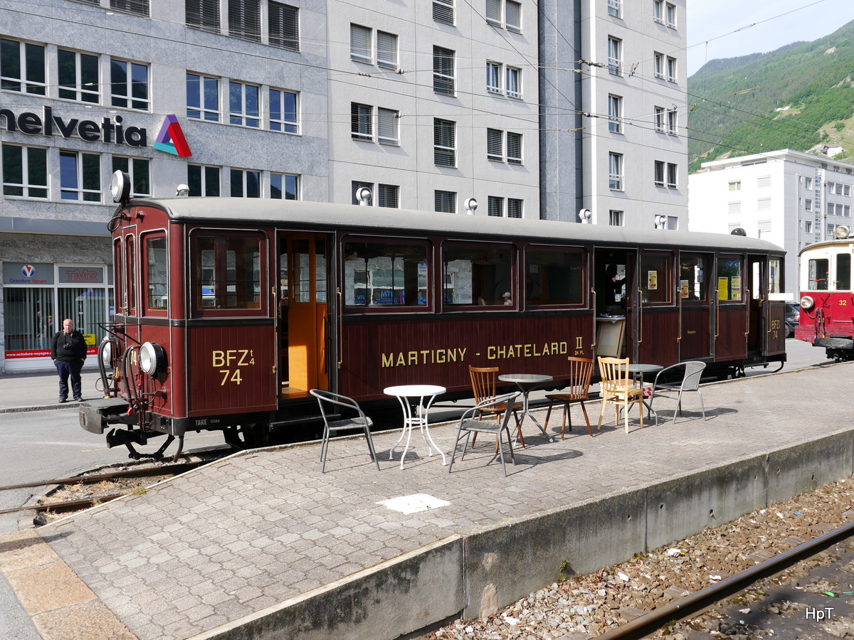 MC - Steuerwagen BFZt 74 als mobile Verkaufsstelle für Fahrkarten für die Extrafahrten am 31.05.2015 von Matigny nach Vernayaz 