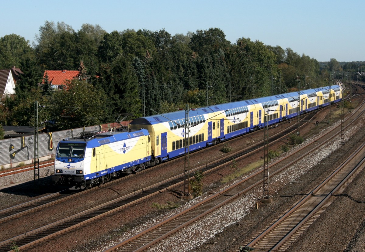 ME 146-09 mit ME 82014 (Hamburg Hbf–Bremen Hbf) am 30.09.2011 in Rotenburg (Wmme)