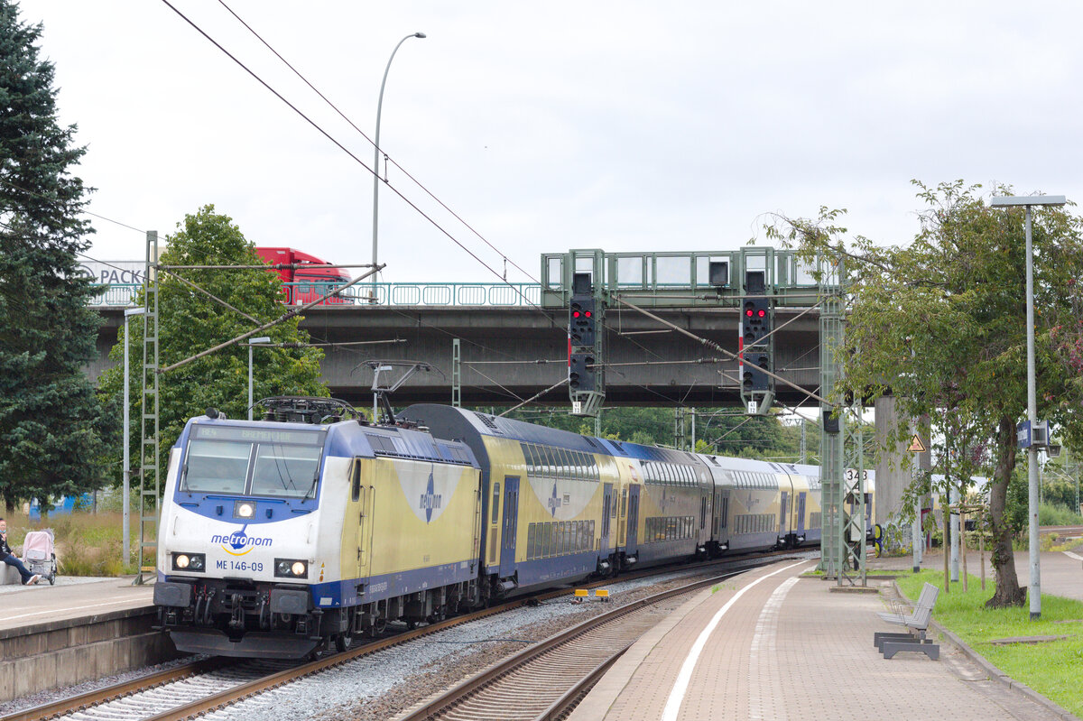 ME 146-09 mit RE4 Hamburg-Bremen am 13.09.2021 in hamburg-Harburg. 