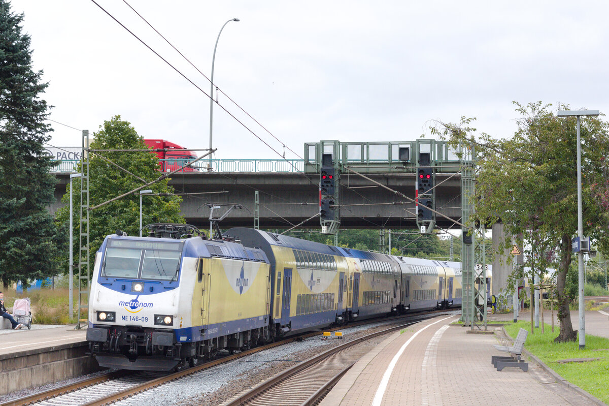 ME 146-09 mit RE4 Hamburg-Bremen am 13.09.2021 in hamburg-Harburg. 