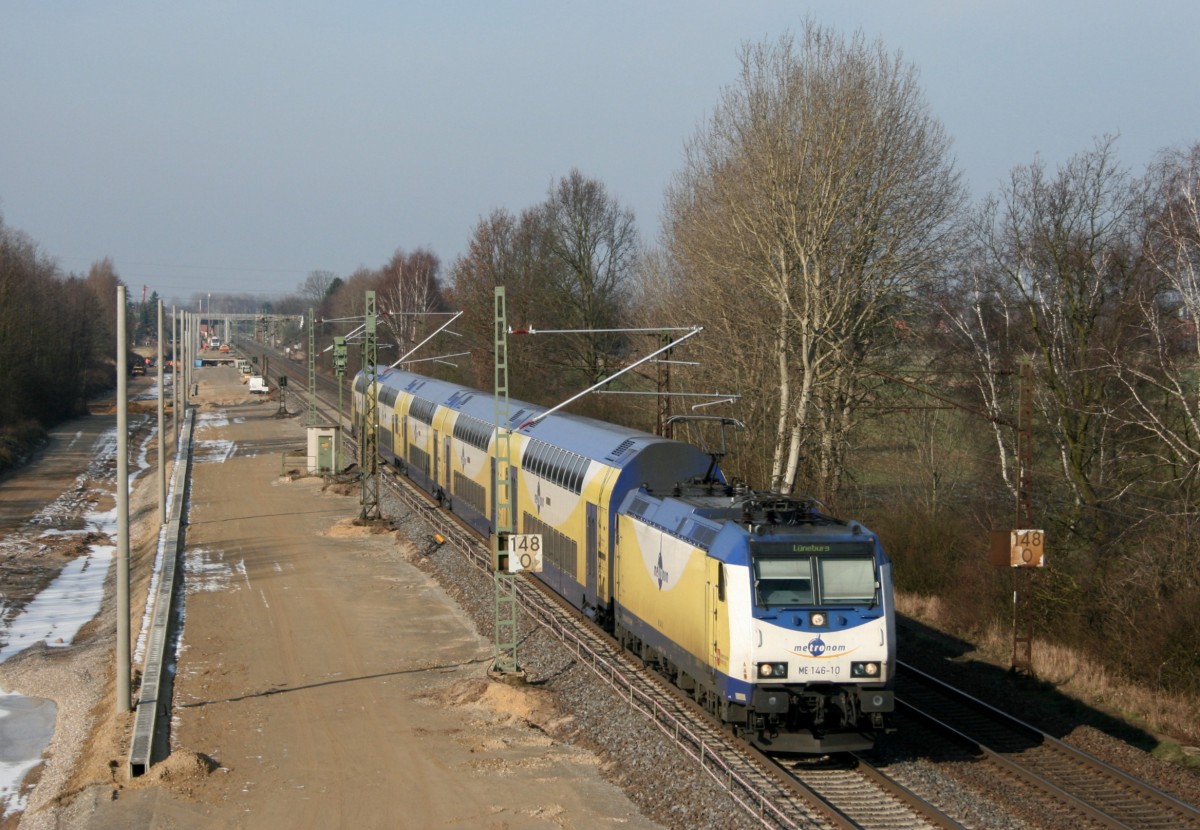 ME 146-10 mit MEr 81615 (Hamburg-Harburg–Lneburg) am 14.02.2013 zwischen Winsen (Luhe) und Radbruch