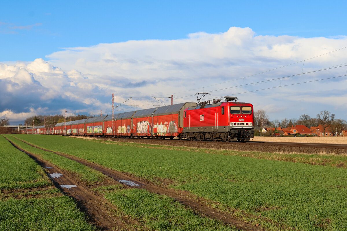 MEG 143 344 mit DB Schenker Garage als 99681 von Bremerhaven Speckenbüttel nach Leipzig-Wahren Ubf hier bei Holtorf.
#meg #143 #143344 #holtorf