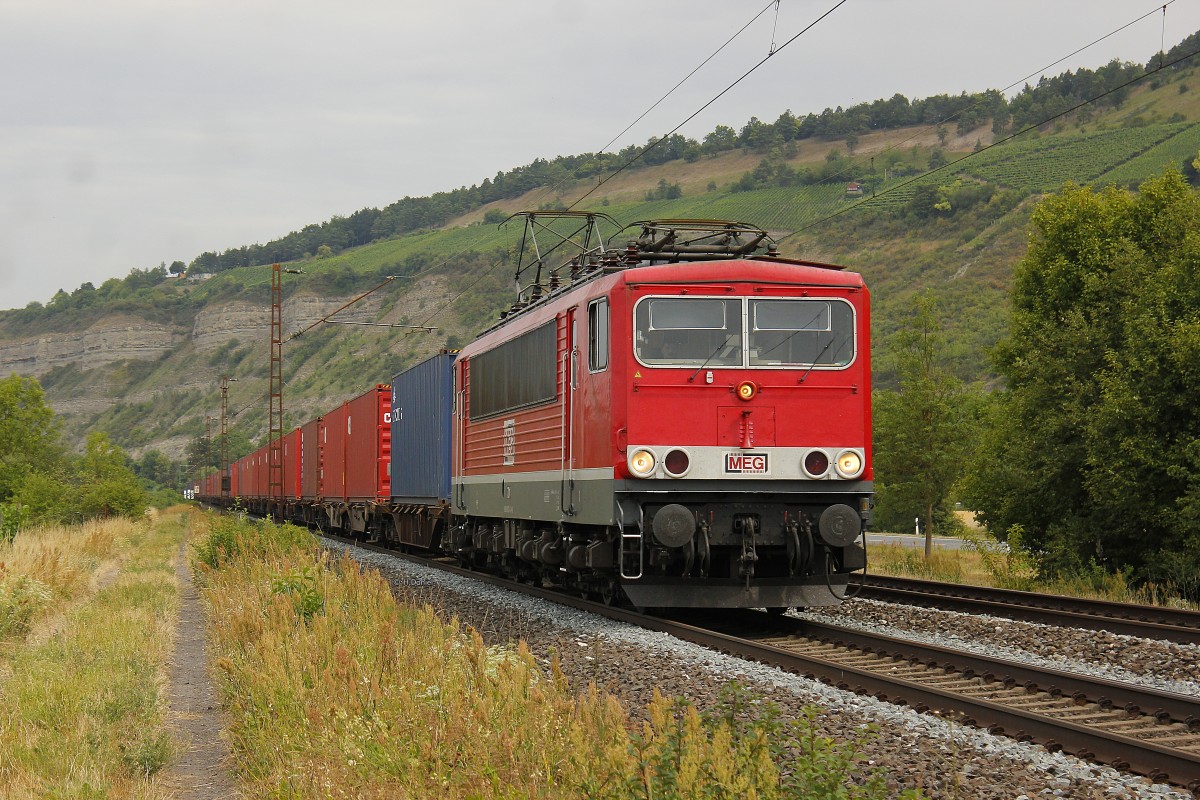 MEG 155 mit Containerzug in Th�ngersheim, Juli 2015.