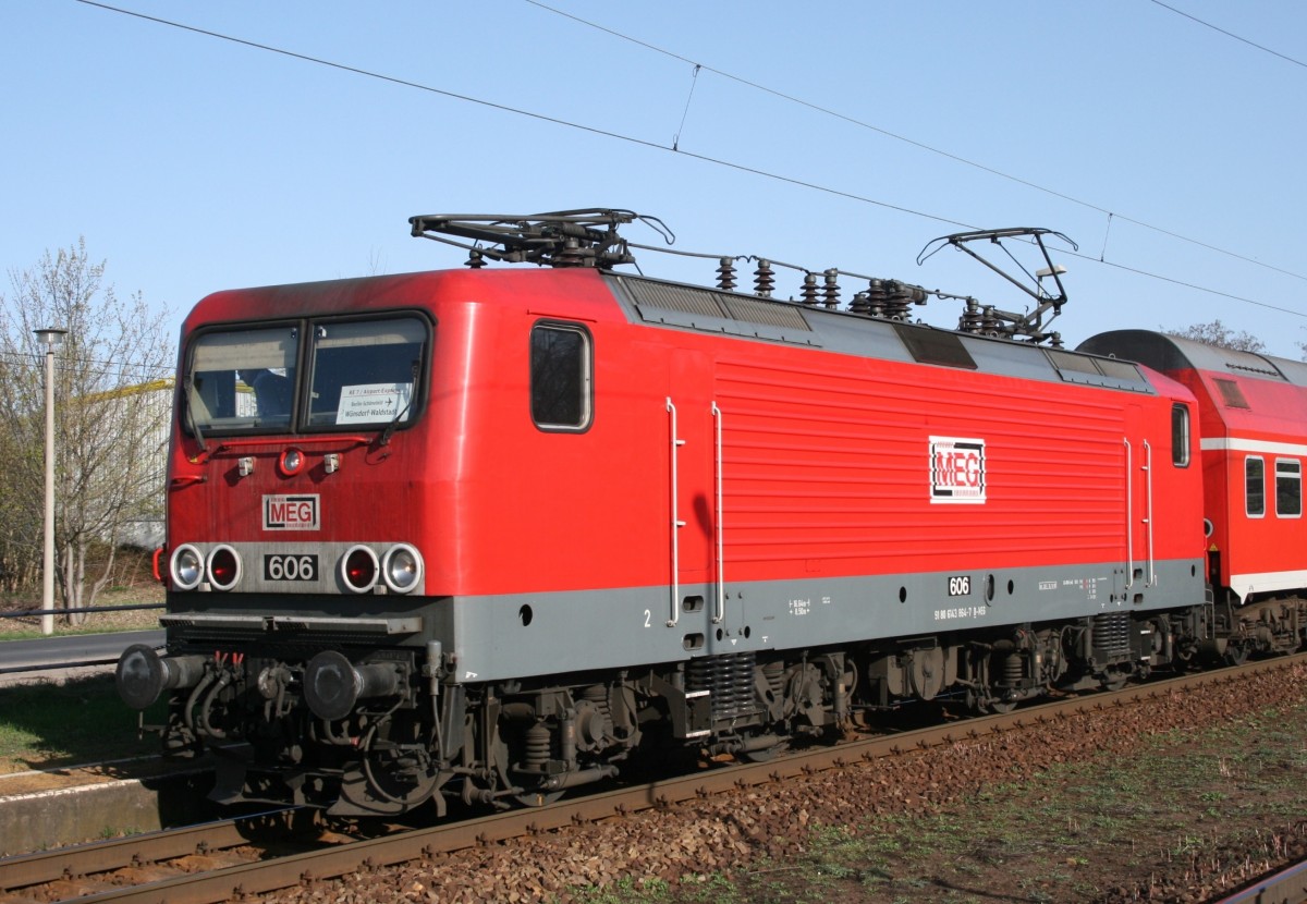 MEG 606 mit RE 18706 (Bad Belzig–Wnsdorf-Waldstadt) am 10.04.2011 in Dabendorf
