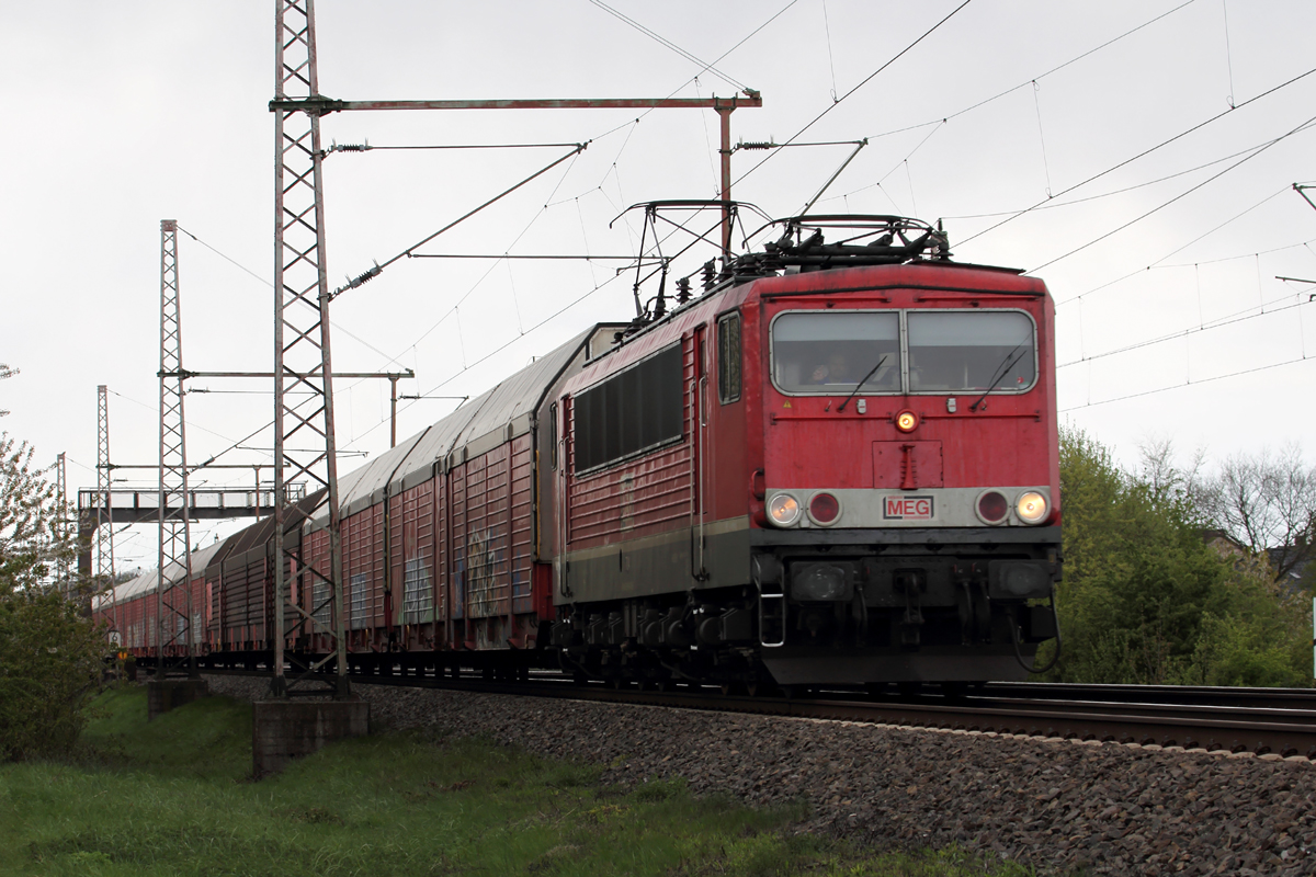 MEG 704 (155 195-1) durchfährt Dedensen-Gümmer 19.4.2017