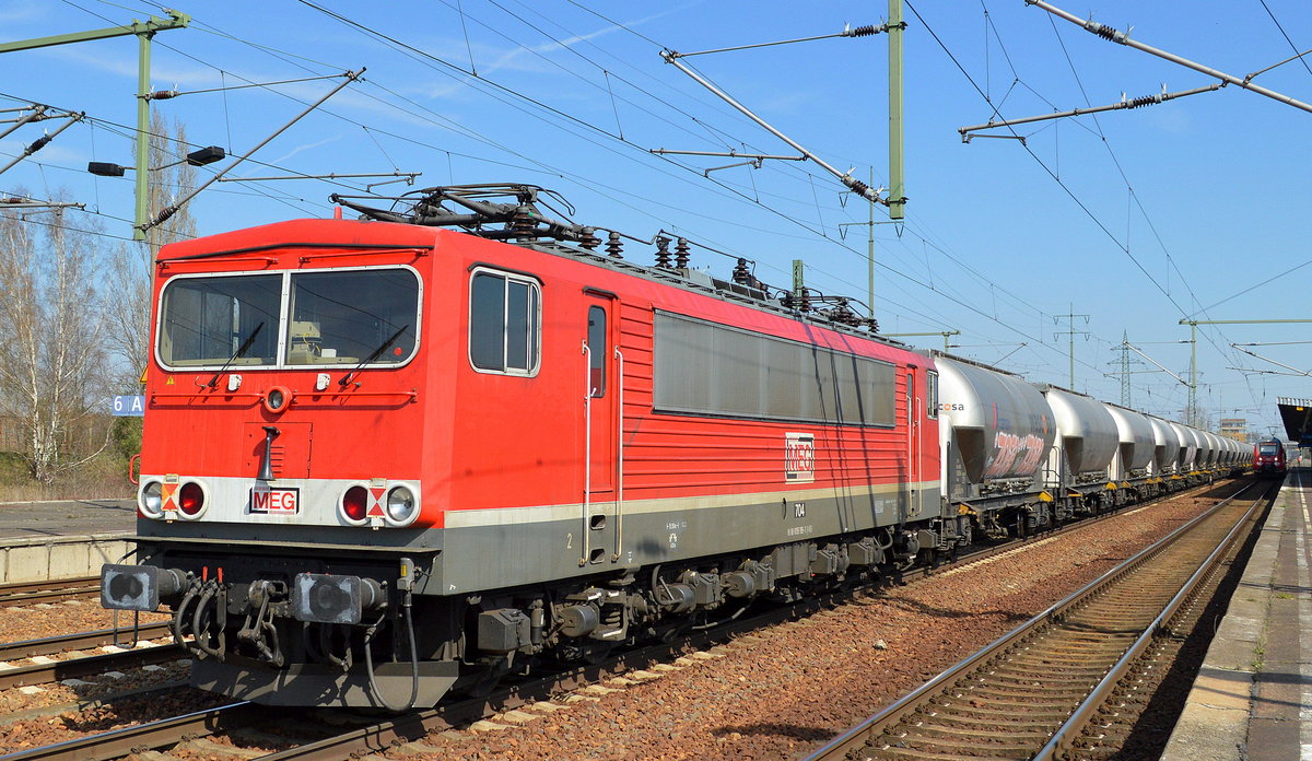 MEG 704 (91 80 6155 195-1 D-MEG) am Ende eines Zementstaubzuges (leer) Richtung Rüdersdorf am 04.04.19 Bf. Flughafen Berlin-Schönefeld.