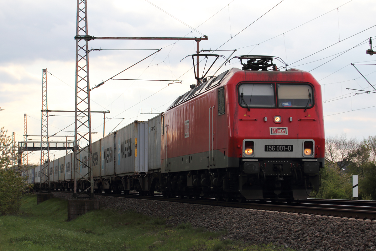 MEG 801 (156 001-0) durchfährt Dedensen-Gümmer 19.4.2017