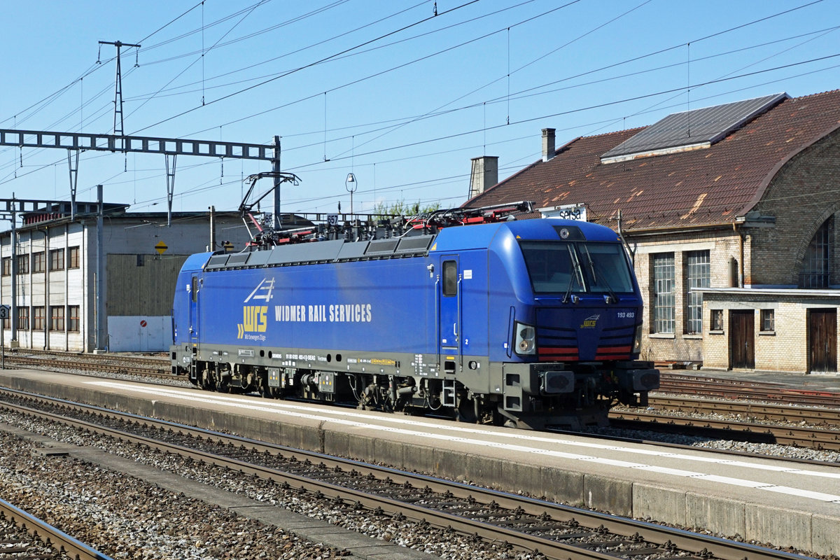 MEHRFACHTRAKTIONSFÄHIGE VECTRONS IM DIENSTE VON SBB CARGO INTERNATIONAL, BLS CARGO INTERNATIONAL UND WIDMER RAIL SERVICES AG/WRS.
WRS 193 493 passiert als Lokzug den Bahnhof Burgdorf am 12. September 2020.
Foto: Walter Ruetsch