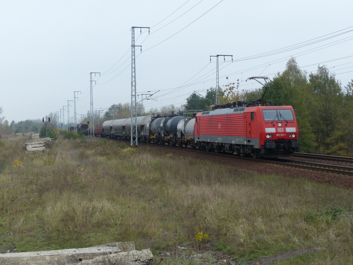 Mehrsystemlok 189 001-1 mit gemischtem Güterzug in der Berliner Wuhlheide, 25.10.2014