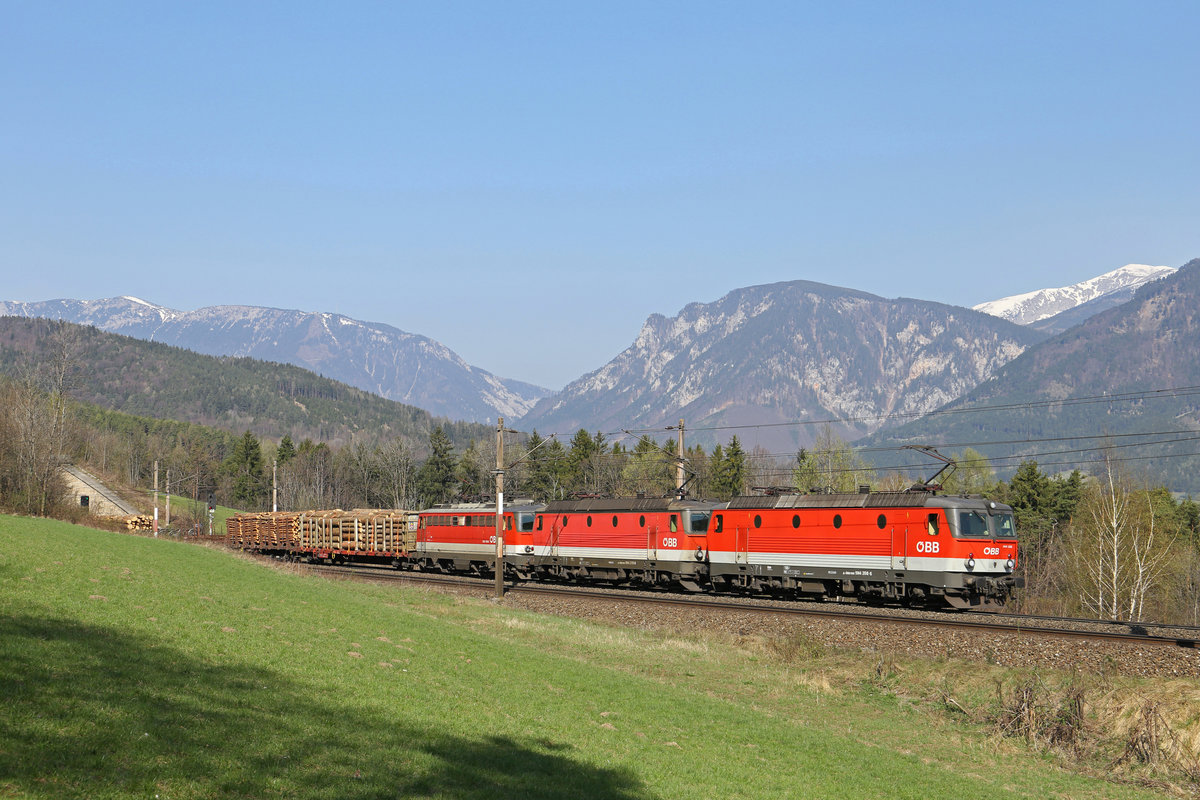 Mein 1000stes Foto auf Bahnbilder de. zeigt den über 1500t.schweren G-54627 auf meiner Lieblingsstrecke der Semmeringbahn,auf einen meiner Lieblingsplätze,am Eichberg,mit meinen Lieblingsloks der Reihe 1144 hier mit 1144.208+278+1142.618 am 1.4.17
