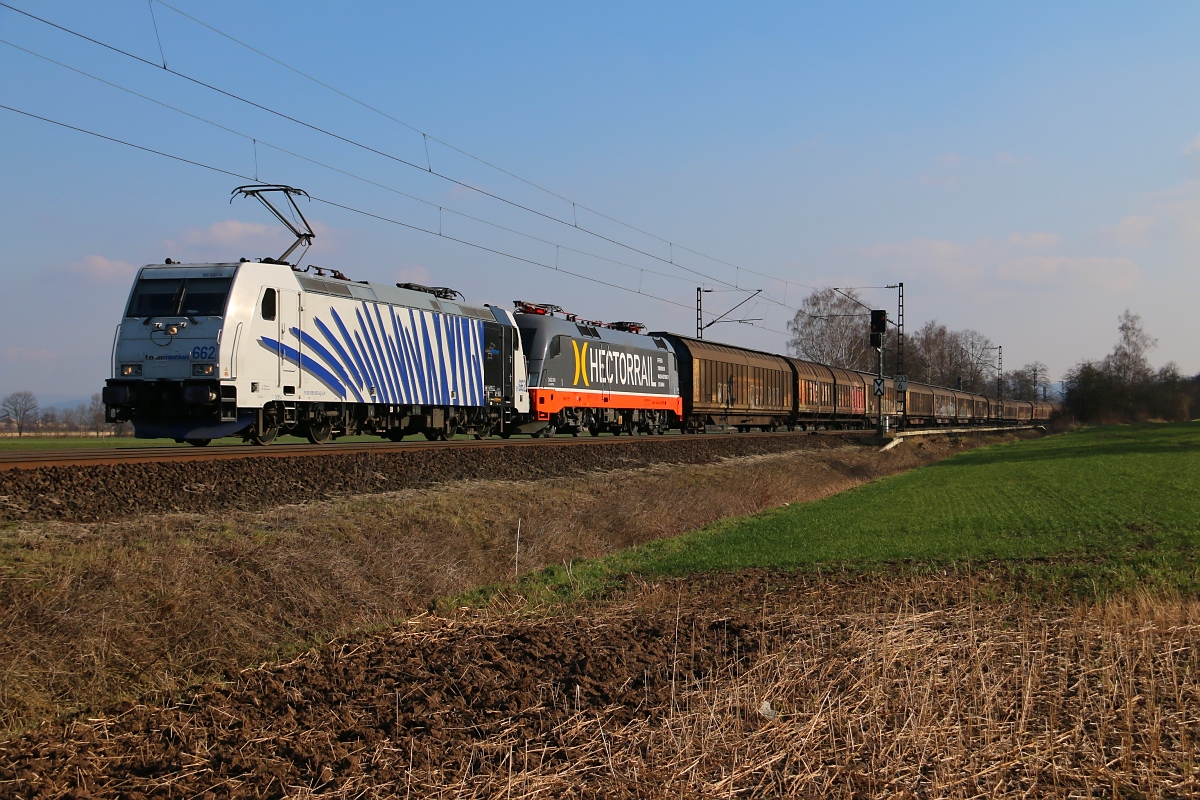 Mein Bild Nr. 4999 zeigt eine interessante Bespannung eines H-Wagen Ganzzuges, bestehend aus 185 662-4 von Lokomotion und der Hectorrail Wagenlok 182 531  LaMotta , der am 27.02.2016 in Richtung Norden unterwegs war. Aufgenommen bei Strahlshausen bei Eschwege.