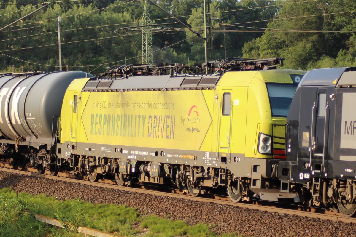 Meine erste Sichtung der 193 553  Responsibility Driven , die am 31.07.2019 leider nur in einem Kesselwagenzug als Wagenlok mitgeschleppt wurde. Aufgenommen bei Friedland.