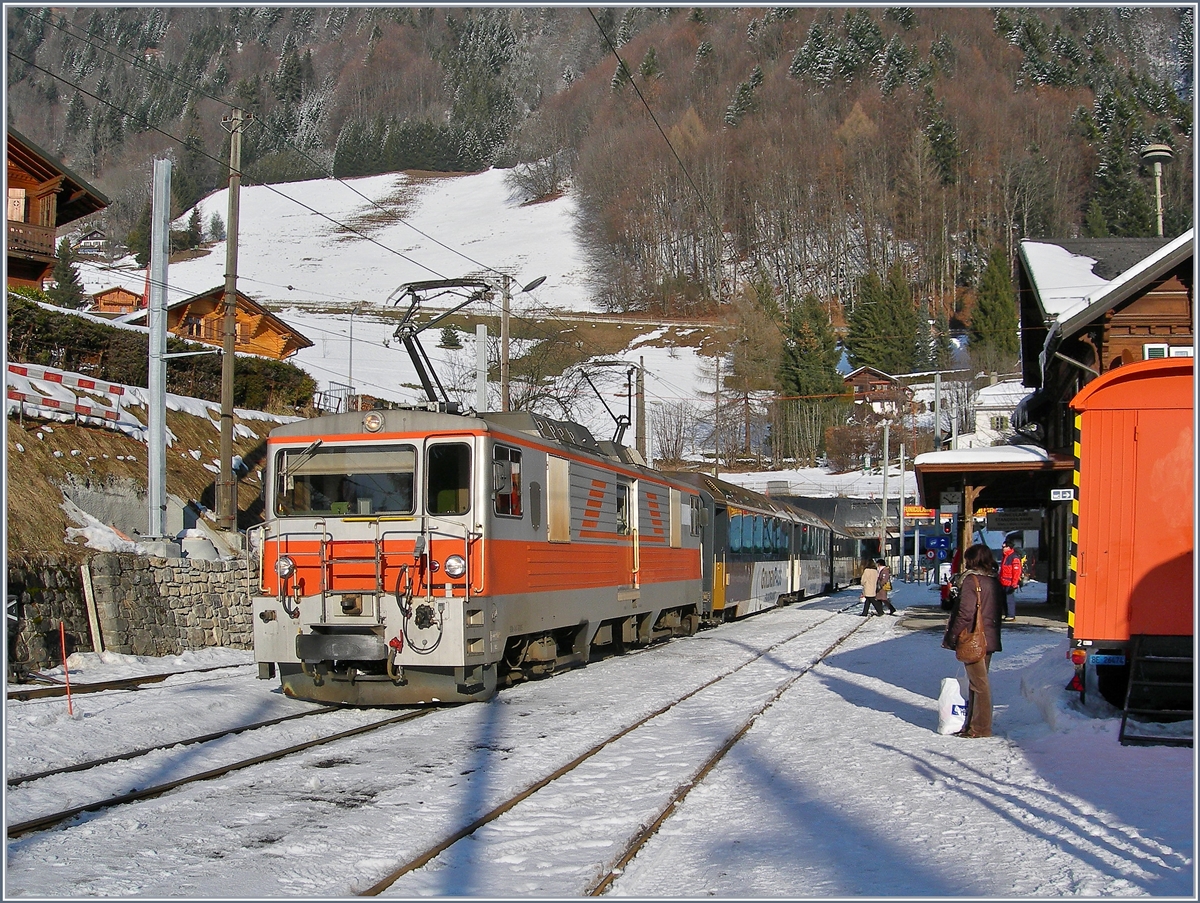 Meine letzten Bilder in diesem Jahr: ex GFM GDe 4/4 mit Goldenpass Panoramic in Les Avants am 31. Dezember 2007.