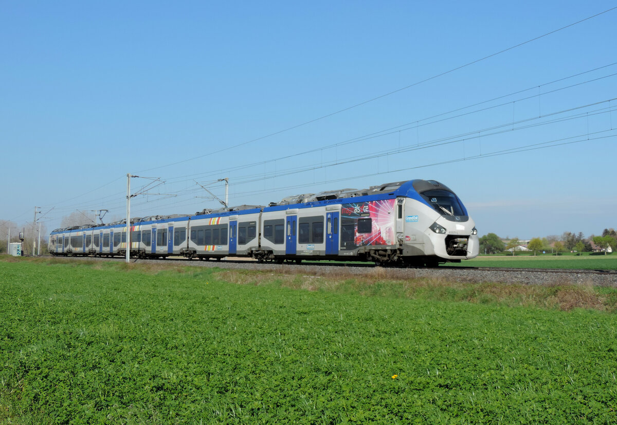 Melsheim - 20. April 2023 : B 83571L mit dem TER 830319 Metz _ Strassburg unterwegs in Richtung Strassburg.