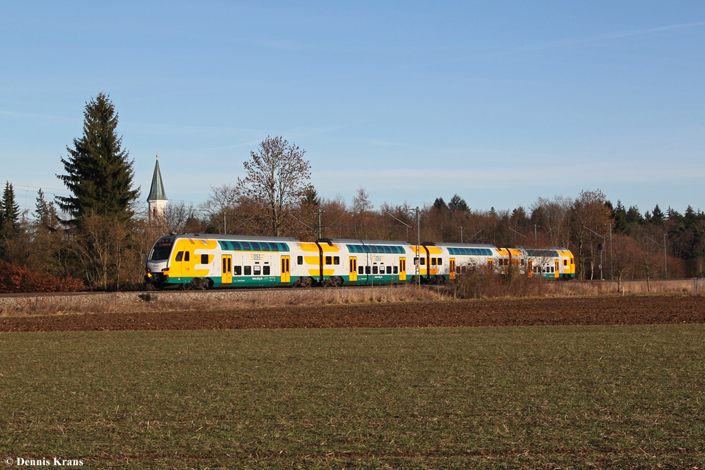 Meridian Ersatzverkehr: ODEG 445 102 als M 79028 am 16.12.2013 bei Eglharting.