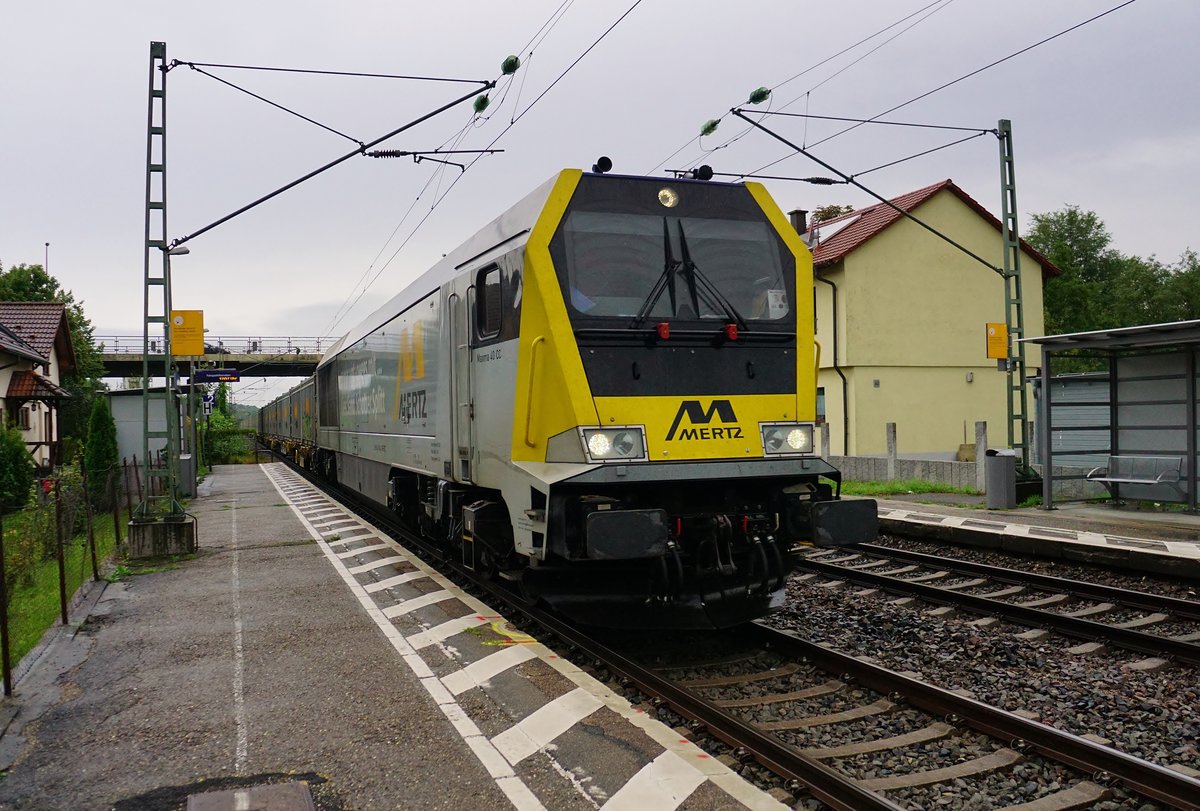 Mertz Lok Maxima 40 CC am 31.08.2017 durch Tü-Lustnau in Richtung Stuttgart.