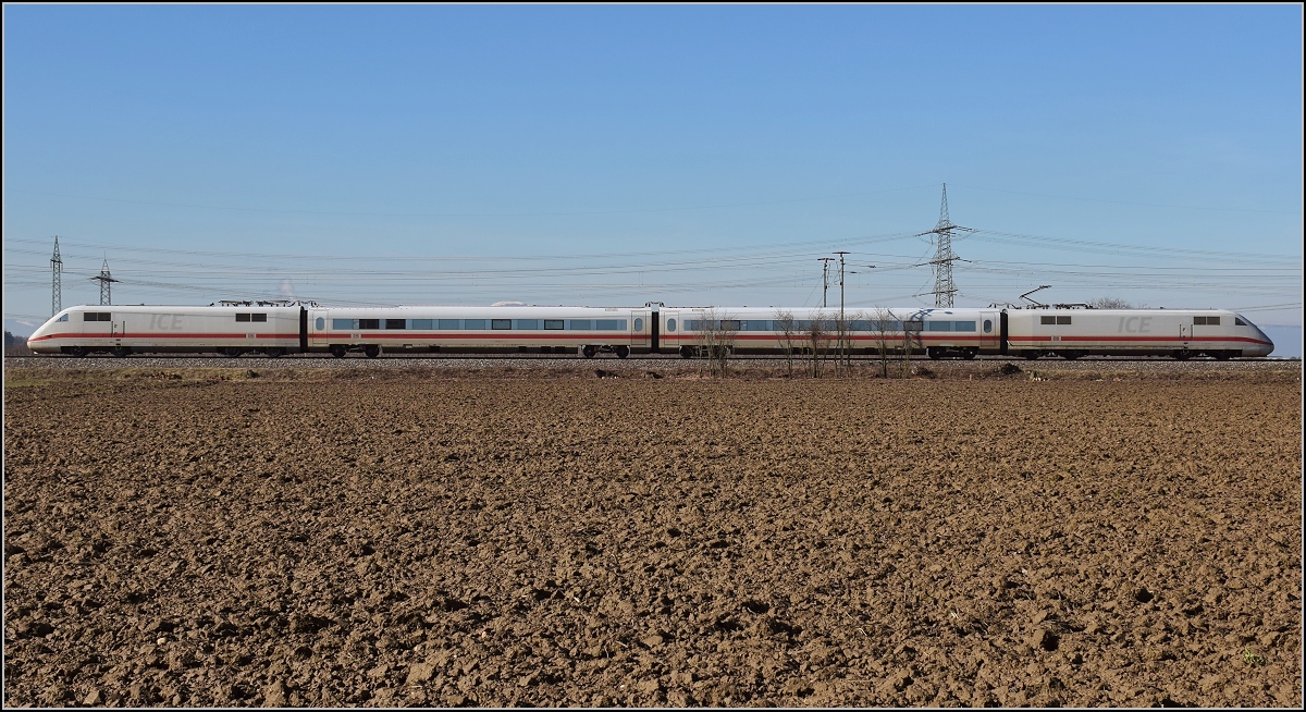 Messzug LPFT 92009 Basel-Müllheim mit 410 101 und 410 102. Auggen, Februar 2019.