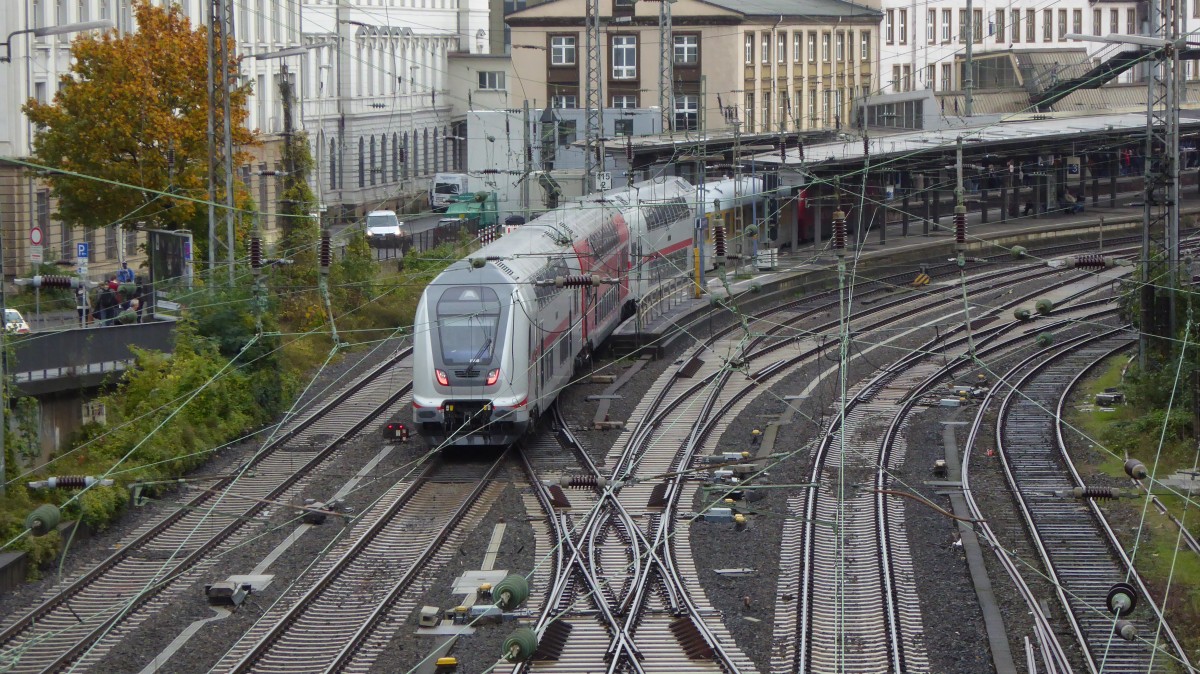 Messzug mit dem neuen Doppelstocksteuerwagen und BR 120 in Wuppertal Hbf am 17.10.2014 Richtung Hagen