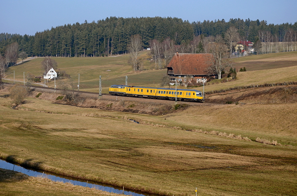 Messzug NbZ 94332 mit 218 392 (Offenburg-Konstanz) am 7. März 2014 im Groppertal.