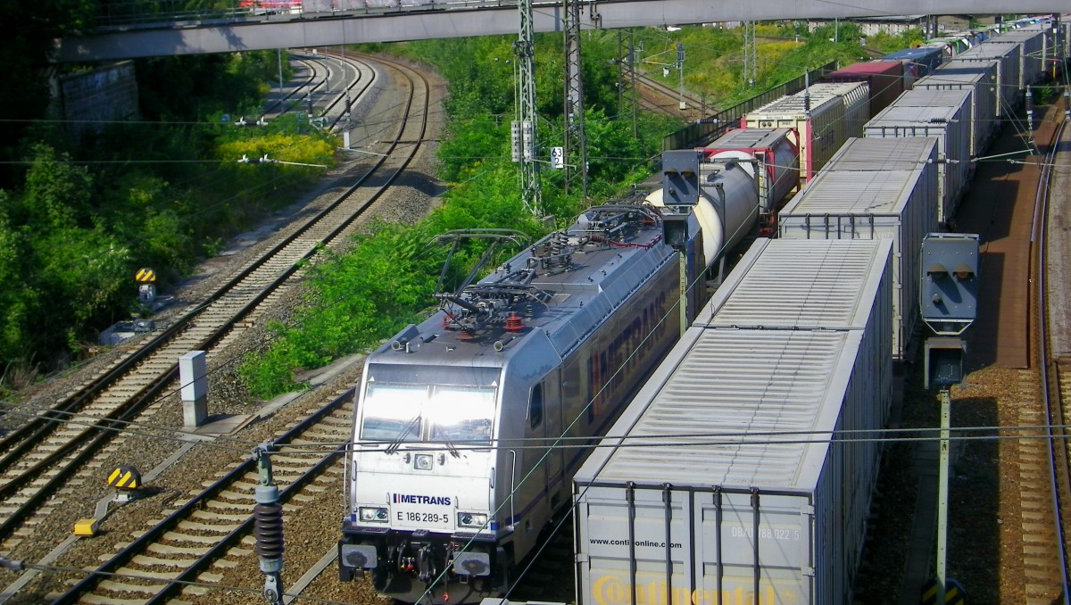 METRANS 186 289-5 mit ihrem Gz hier kurz vor Dresdner Hbf Richtung Tschechien. Diese Foto ist fast nur ein Notschu geworden, der  Conti-Zug  daneben hat mir eine bessere Perspektive vermasselt. (14.9.2013)