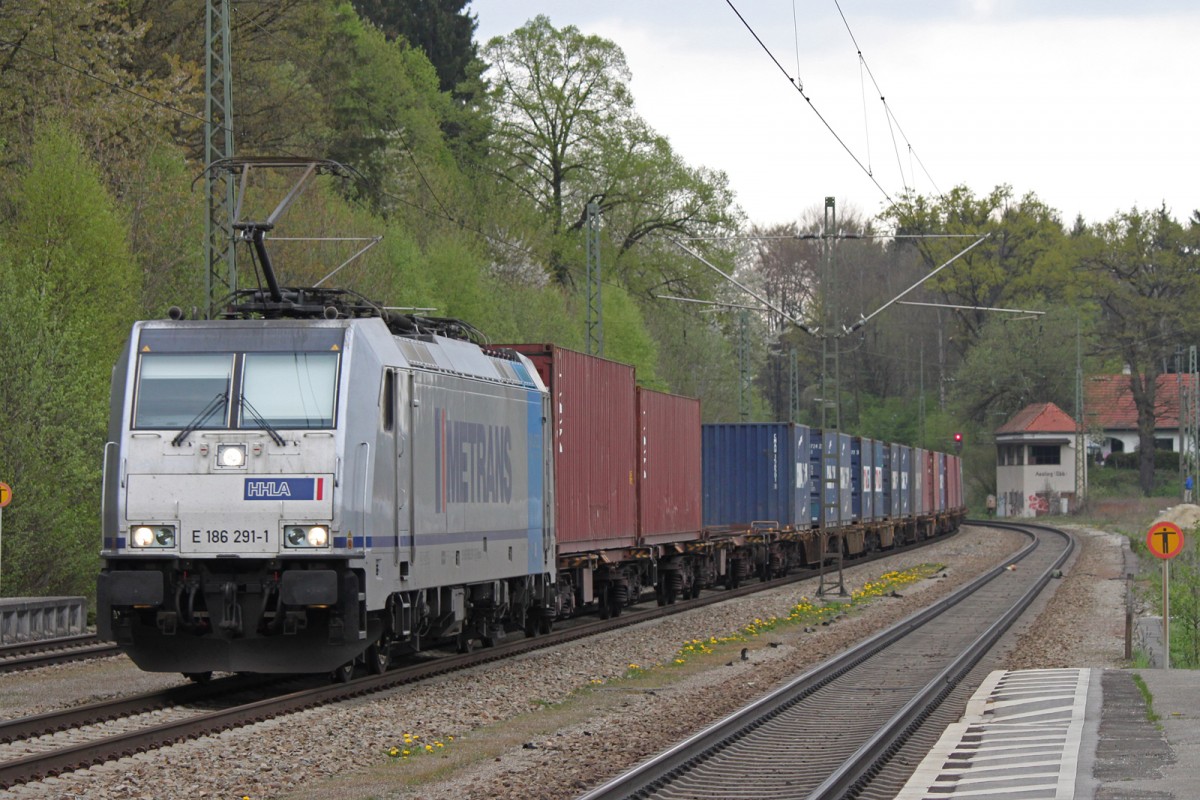 Metrans 186 291 fuhr am 14.4.14 mit Containern durch Aßlig.